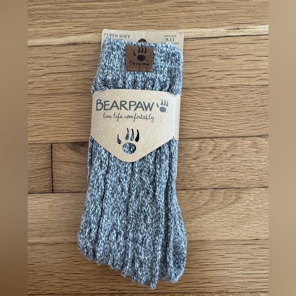 Bearpaw Gray Super Soft Crew Women’s Socks - Picture 1 of 4